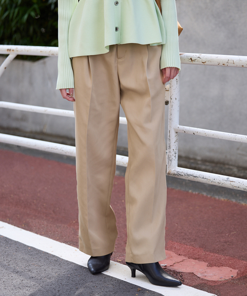 SLOBE IENA（スローブイエナ）の「《セットアップ対応可/WEBのみ4サイズ展開/》撥水2タックチノパンツ（チノパンツ・レディース・ベージュ/ネイビー・34/36/38/40）」の11枚目の写真