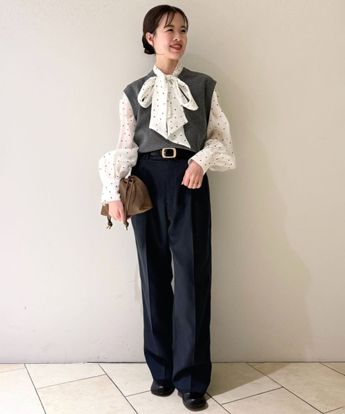 SLOBE IENA(スローブイエナ)の「《セットアップ対応可/WEBのみ4サイズ展開》撥水2タックチノパンツ(チノパンツ・レディース・ベージュ/ネイビー・34/36/38/40)」の13枚目の写真