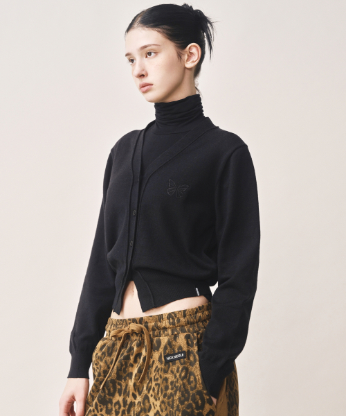 NICK&NICOLE(ニックアンドニコール)の「MINI BUTTERFLY SOFT V-CARDIGAN_BLACK(カーディガン/ボレロ・レディース・その他・FREE)」の2枚目の写真