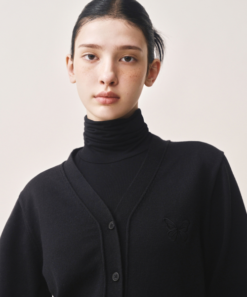 NICK&NICOLE(ニックアンドニコール)の「MINI BUTTERFLY SOFT V-CARDIGAN_BLACK(カーディガン/ボレロ・レディース・その他・FREE)」の3枚目の写真