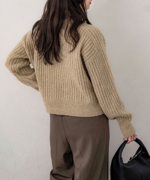 NOAHL（ノアル）の「【NOAHL】ブークレハイネックトップス（ニット/セーター・レディース・ブラウン系その他/チャコール/ベージュ・FREE）」の5枚目の写真