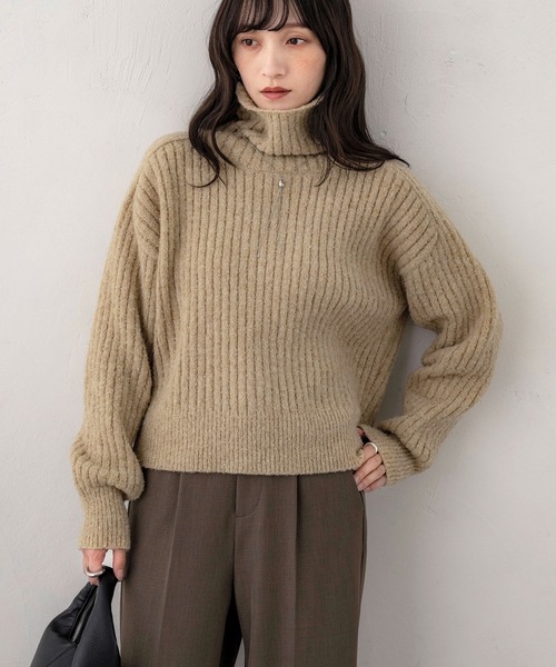 NOAHL（ノアル）の「【NOAHL】ブークレハイネックトップス（ニット/セーター・レディース・ブラウン系その他/チャコール/ベージュ・FREE）」の4枚目の写真