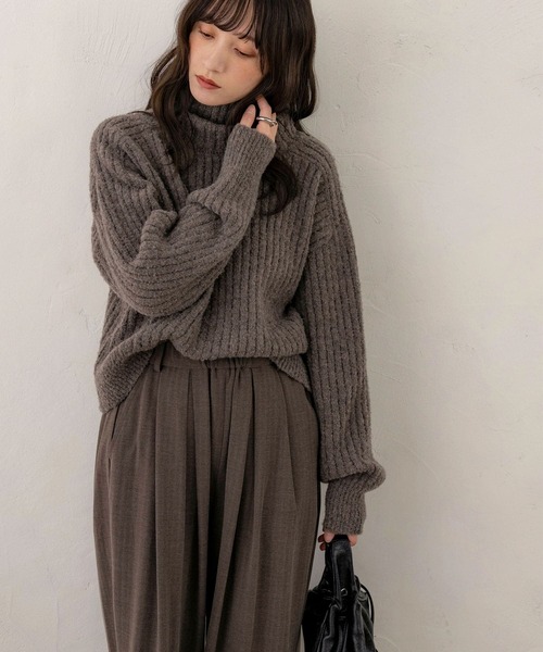 NOAHL（ノアル）の「【NOAHL】ブークレハイネックトップス（ニット/セーター・レディース・ブラウン系その他/チャコール/ベージュ・FREE）」の15枚目の写真