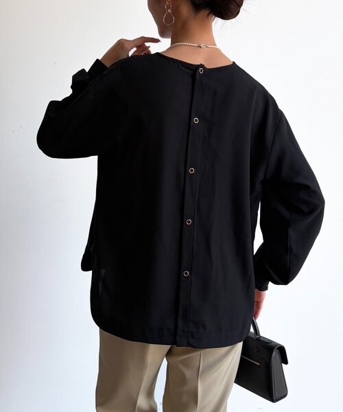 Chez toi（シェトワ）の「裾ラウンドブラウス（シャツ/ブラウス・レディース・オフホワイト/ブラック・FREE）」の2枚目の写真