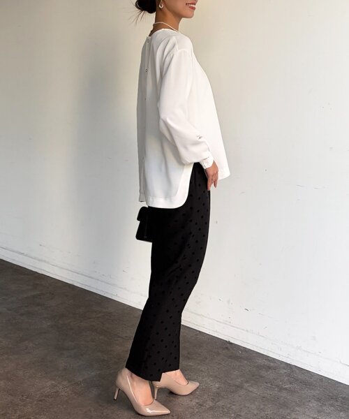 Chez toi（シェトワ）の「裾ラウンドブラウス（シャツ/ブラウス・レディース・オフホワイト/ブラック・FREE）」の9枚目の写真
