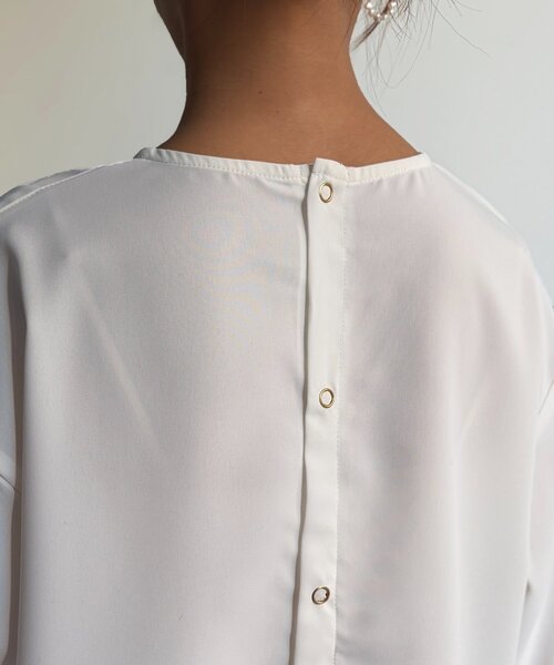 Chez toi（シェトワ）の「裾ラウンドブラウス（シャツ/ブラウス・レディース・オフホワイト/ブラック・FREE）」の18枚目の写真