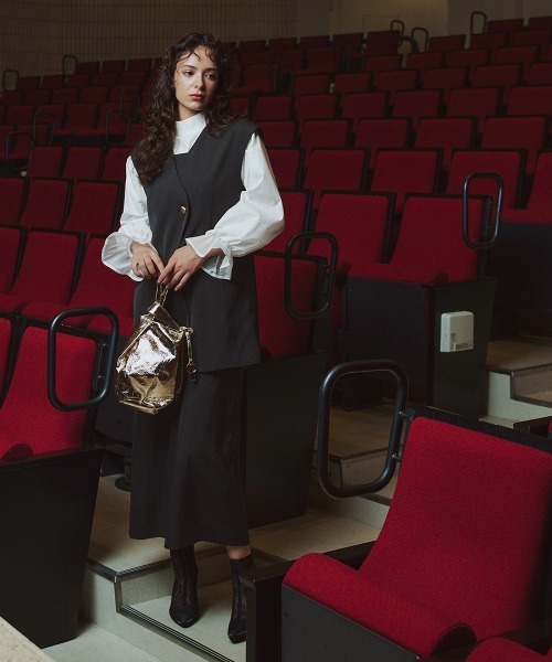 Callarus（カラルス）の「【オケージョン対応】アシメカーブデザインジレ＋キャミソールワンピースアンサンブル〔Callarus〕（スーツセット・レディース・グレイッシュベージュ/ブラック・S/M/L/LL/3L）」の5枚目の写真