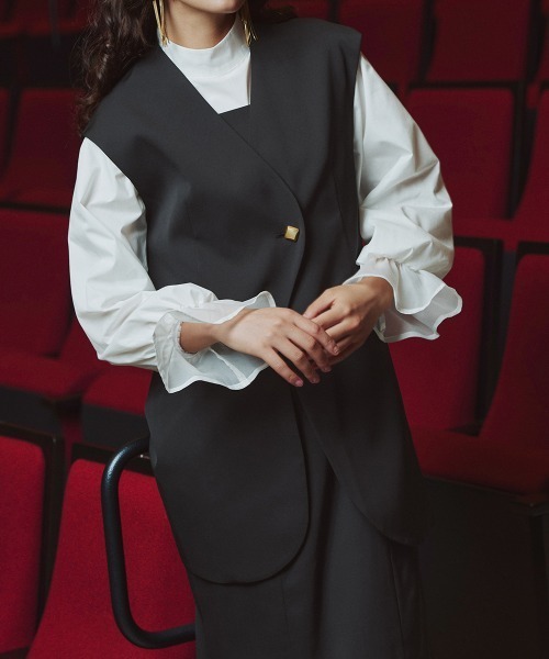 Callarus（カラルス）の「【オケージョン対応】アシメカーブデザインジレ＋キャミソールワンピースアンサンブル〔Callarus〕（スーツセット・レディース・グレイッシュベージュ/ブラック・S/M/L/LL/3L）」の9枚目の写真