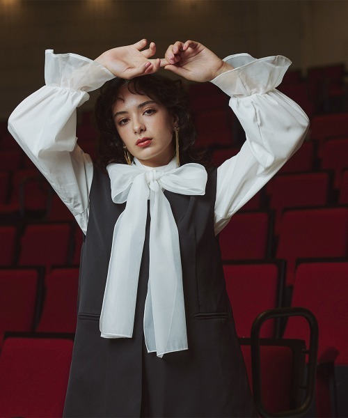 Callarus（カラルス）の「【オケージョン対応】アシメカーブデザインジレ＋キャミソールワンピースアンサンブル〔Callarus〕（スーツセット・レディース・グレイッシュベージュ/ブラック・S/M/L/LL/3L）」の13枚目の写真