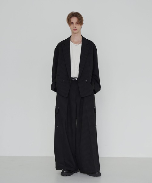 SOCCE(ソーシー)の「ウールライクピンストライプダブルテーラードショートジャケット【セットアップ対応】(テーラードジャケット・メンズ・グレー系/ブラック系・S/M/L/XL)」の8枚目の写真