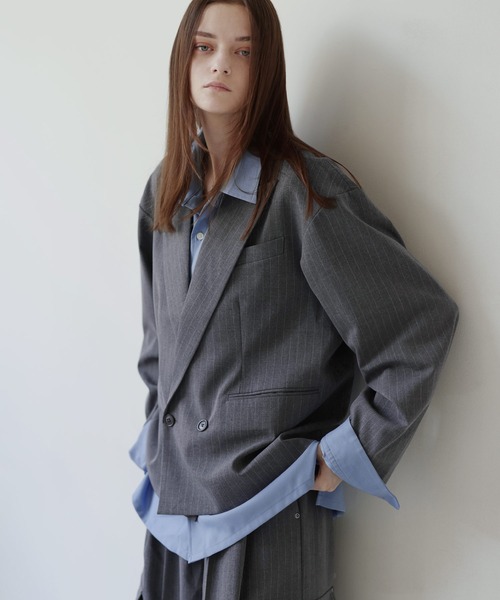 SOCCE(ソーシー)の「ウールライクピンストライプダブルテーラードショートジャケット【セットアップ対応】(テーラードジャケット・メンズ・グレー系/ブラック系・S/M/L/XL)」の18枚目の写真