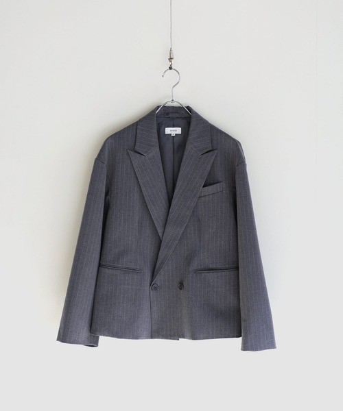 ウールライクピンストライプダブルテーラードショートジャケット
