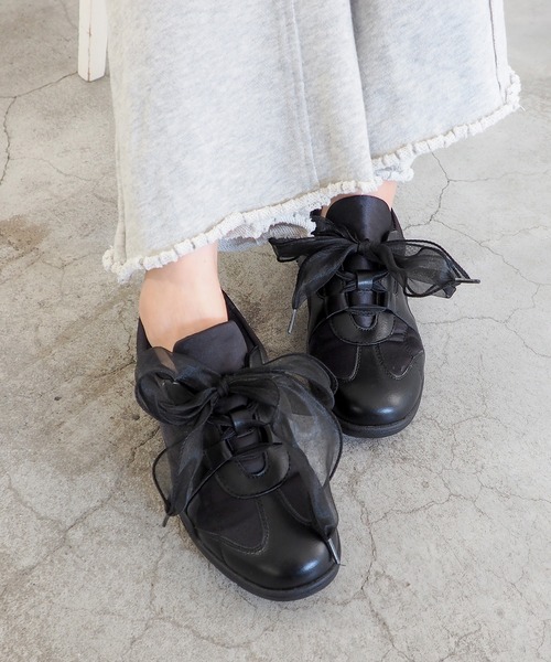 byあしながおじさん(バイアシナガオジサン)の「オーガンジーリボンスニーカー 8710647(スニーカー・レディース・ブラック/ピンク/プラチナム・S/M/L/LL)」の1枚目の写真