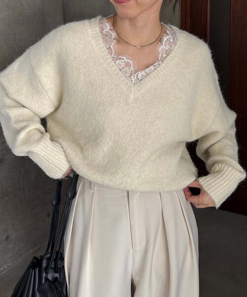 CAPRICIEUX LE'MAGE（カプリシューレマージュ）の「レーストリミングニット（ニット/セーター・レディース・グレー/オフホワイト/ブラック・FREE）」の4枚目の写真