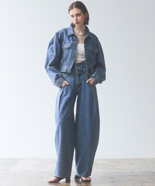 SOMETHING(サムシング)の「【GISELe 4月号掲載】atelier SOMETHING POWER SHOULDER DENIM JACKET/パワーショルダーデニムジャケット(デニムジャケット・レディース・インディゴブルー/ライトブルー・FREE)」の4枚目の写真
