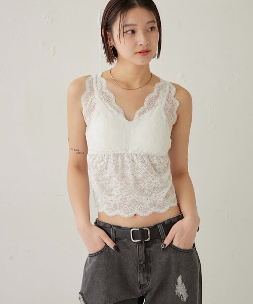 WHO'S WHO gallery(フーズフーギャラリー)の「SCALLOP LACE CAMI(キャミソール・レディース・オフホワイト/ブラック・FREE)」の3枚目の写真