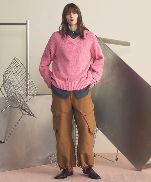 MAISON SPECIAL（メゾンスペシャル）の「《UNISEX》Short-length Prime-Over Distressed V-neck Knit Pullover/ショートレングスプライムオーバーダメージＶネックニットプルオーバー【MAISON SPECIAL/メゾンスペシャル】（ニット/セーター・メンズ・ブラック/ブルー/ピンク・0/1/2）」の6枚目の写真