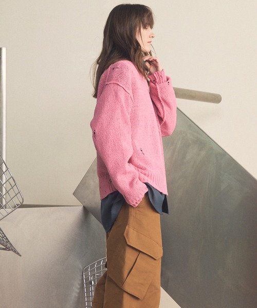 MAISON SPECIAL（メゾンスペシャル）の「《UNISEX》Short-length Prime-Over Distressed V-neck Knit Pullover/ショートレングスプライムオーバーダメージＶネックニットプルオーバー【MAISON SPECIAL/メゾンスペシャル】（ニット/セーター・メンズ・ブラック/ブルー/ピンク・0/1/2）」の12枚目の写真