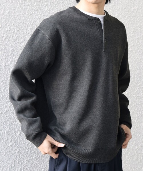 SHIPS any(シップス エニィ)の「SHIPS any:〈手洗い可能〉ミラノリブ コットンライク ヘンリーネック ニット◇(ニット/セーター・メンズ・ダークグレー/ナチュラル/グレー・X-LARGE/LARGE/MEDIUM)」の2枚目の写真