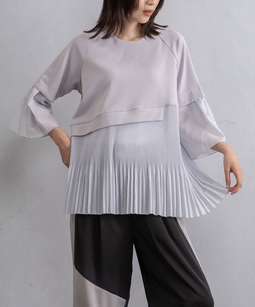 MARECHAL TERRE(マルシャルテル)の「プリーツフレアプルオーバー(Tシャツ/カットソー・レディース・ネイビー/ライトグレー/ブラック/オフホワイト・MEDIUM)」の1枚目の写真