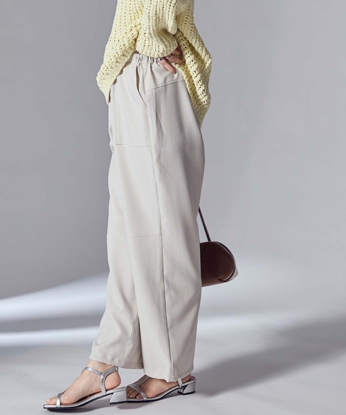 Gready Brilliant(グレディブリリアン)の「ツイル裾ドロストジョガーパンツ(その他パンツ・レディース・グレイッシュベージュ/ライトカーキ・FREE)」の8枚目の写真