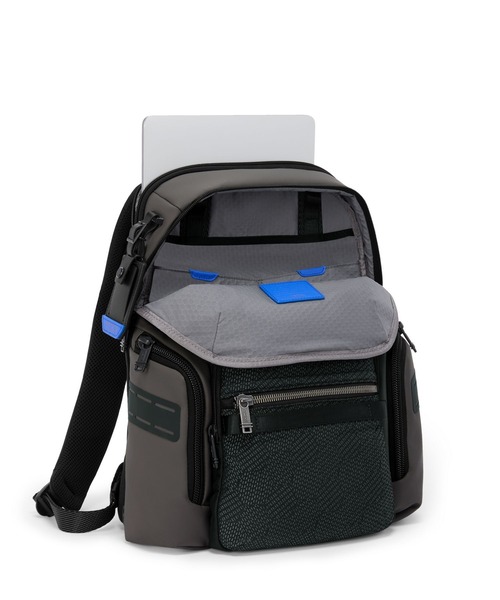 TUMI（トゥミ）の「ALPHA BRAVO 「ナヴィゲーション」バックパック（A4/PC15インチまで対応）（バックパック/リュック・メンズ・ブラック系その他・FREE）」の2枚目の写真