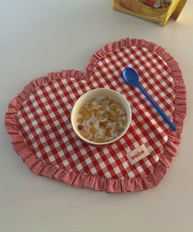 IRADOWL（アイラドール）の「フリルハート型ランチョンマット（ランチョンマット/テーブルウェア）」