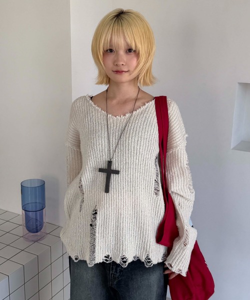 sedacle(セダクル)の「ラメロゴダメージシアーニット(ニット/セーター・レディース・オフホワイト/ブラック・SMALL/MEDIUM/LARGE)」の14枚目の写真