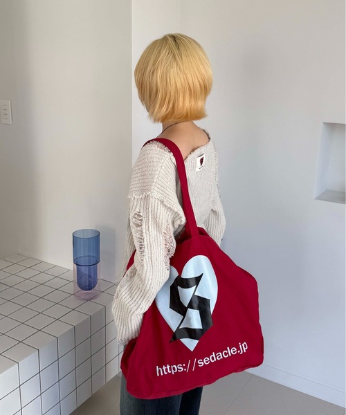 sedacle(セダクル)の「ラメロゴダメージシアーニット(ニット/セーター・レディース・オフホワイト/ブラック・SMALL/MEDIUM/LARGE)」の16枚目の写真