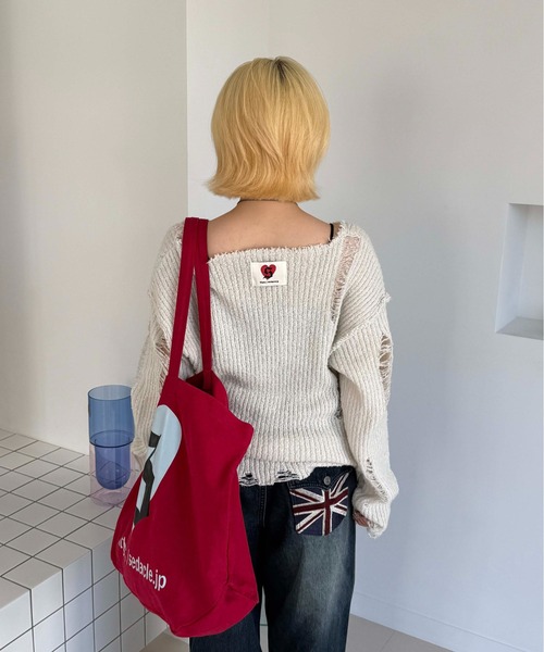 sedacle(セダクル)の「ラメロゴダメージシアーニット(ニット/セーター・レディース・オフホワイト/ブラック・SMALL/MEDIUM/LARGE)」の17枚目の写真