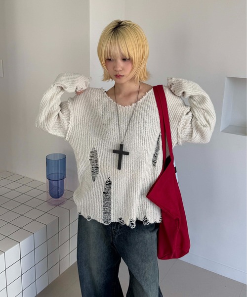 sedacle(セダクル)の「ラメロゴダメージシアーニット(ニット/セーター・レディース・オフホワイト/ブラック・SMALL/MEDIUM/LARGE)」の19枚目の写真