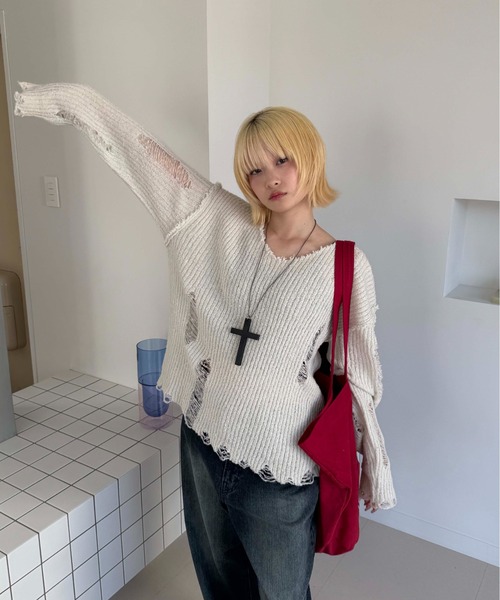 sedacle(セダクル)の「ラメロゴダメージシアーニット(ニット/セーター・レディース・オフホワイト/ブラック・SMALL/MEDIUM/LARGE)」の20枚目の写真