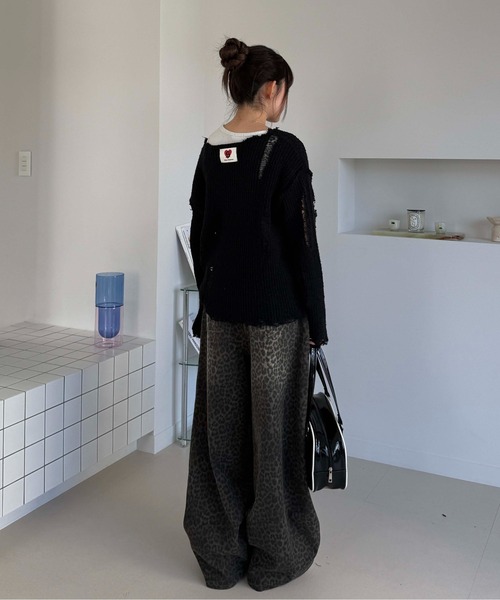 sedacle(セダクル)の「ラメロゴダメージシアーニット(ニット/セーター・レディース・オフホワイト/ブラック・SMALL/MEDIUM/LARGE)」の11枚目の写真