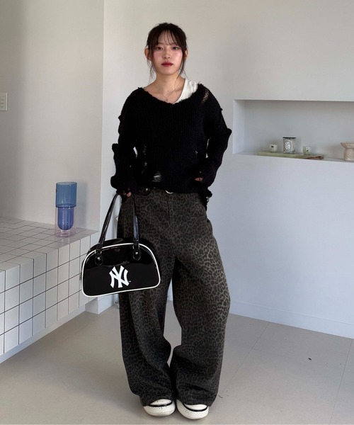 sedacle(セダクル)の「ラメロゴダメージシアーニット(ニット/セーター・レディース・オフホワイト/ブラック・SMALL/MEDIUM/LARGE)」の12枚目の写真