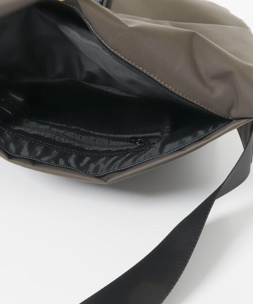 RODE SKO(ロデスコ)の「撥水フィドロックショルダーバッグ L(ショルダーバッグ・メンズ・カーキ/ブラック・LARGE)」の8枚目の写真