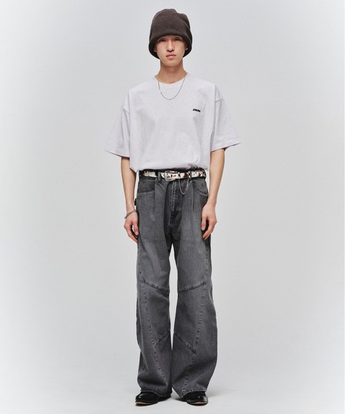 Jieda(ジエダ)の「USED WASH ENGINEERED DRAPED FLARE DENIM PANTS(デニムパンツ・メンズ・インディゴブルー/ブラック・2/1)」の6枚目の写真