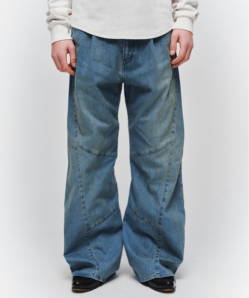 Jieda(ジエダ)の「USED WASH ENGINEERED DRAPED FLARE DENIM PANTS(デニムパンツ・メンズ・インディゴブルー/ブラック・2/1)」の10枚目の写真