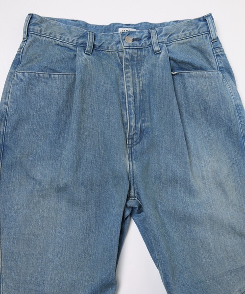 Jieda(ジエダ)の「USED WASH ENGINEERED DRAPED FLARE DENIM PANTS(デニムパンツ・メンズ・インディゴブルー/ブラック・2/1)」の17枚目の写真