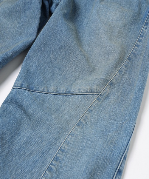 Jieda(ジエダ)の「USED WASH ENGINEERED DRAPED FLARE DENIM PANTS(デニムパンツ・メンズ・インディゴブルー/ブラック・2/1)」の19枚目の写真