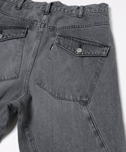 Jieda(ジエダ)の「USED WASH ENGINEERED DRAPED FLARE DENIM PANTS(デニムパンツ・メンズ・インディゴブルー/ブラック・2/1)」の22枚目の写真