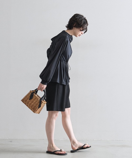 &. NOSTALGIA(アンドドットノスタルジア)の「【接触冷感】ラッシュガードペプラムジップパーカー(パーカー・レディース・ブラック・M)」の4枚目の写真