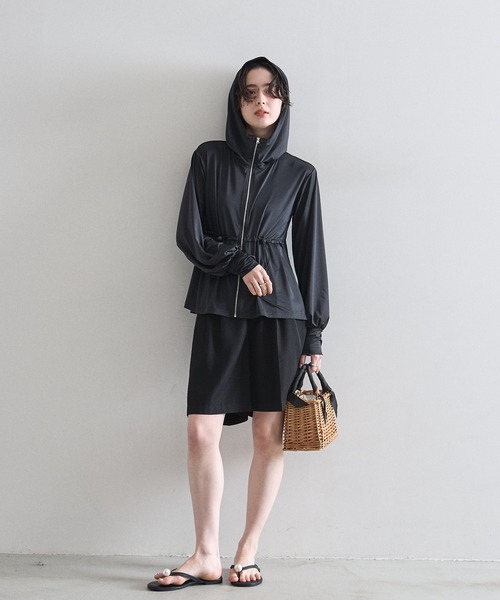 &. NOSTALGIA(アンドドットノスタルジア)の「【接触冷感】ラッシュガードペプラムジップパーカー(パーカー・レディース・ブラック・M)」の6枚目の写真