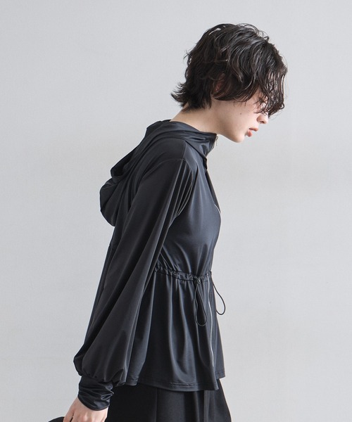 &. NOSTALGIA(アンドドットノスタルジア)の「【接触冷感】ラッシュガードペプラムジップパーカー(パーカー・レディース・ブラック・M)」の8枚目の写真