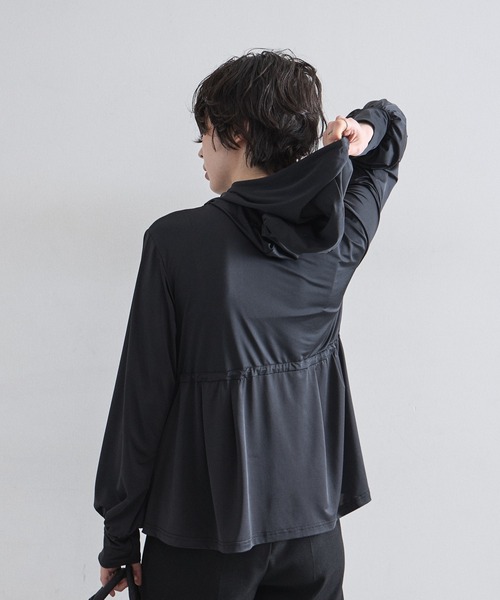 &. NOSTALGIA(アンドドットノスタルジア)の「【接触冷感】ラッシュガードペプラムジップパーカー(パーカー・レディース・ブラック・M)」の9枚目の写真