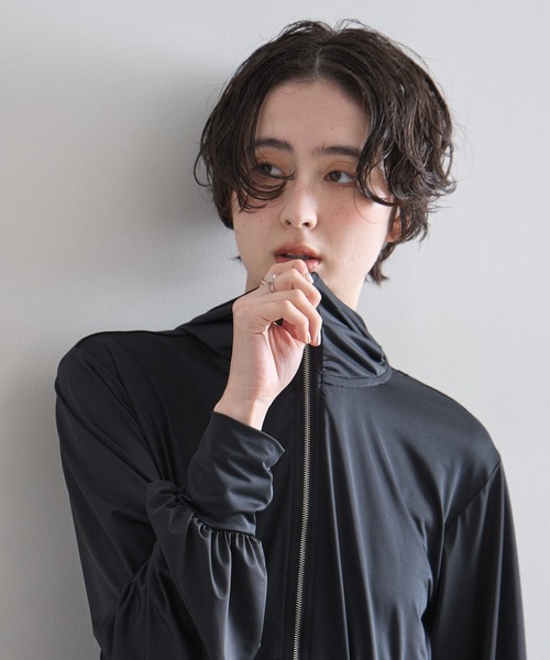 &. NOSTALGIA(アンドドットノスタルジア)の「【接触冷感】ラッシュガードペプラムジップパーカー(パーカー・レディース・ブラック・M)」の10枚目の写真