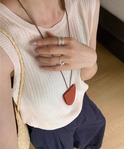Miniministore(ミニミニストア)の「サマーニットタンクトップ 背中開き 夏服(タンクトップ・レディース・ライトベージュ/ピンク/レッド/ブラック/イエロー×グリーン/ブルーグレー・FREE)」の11枚目の写真