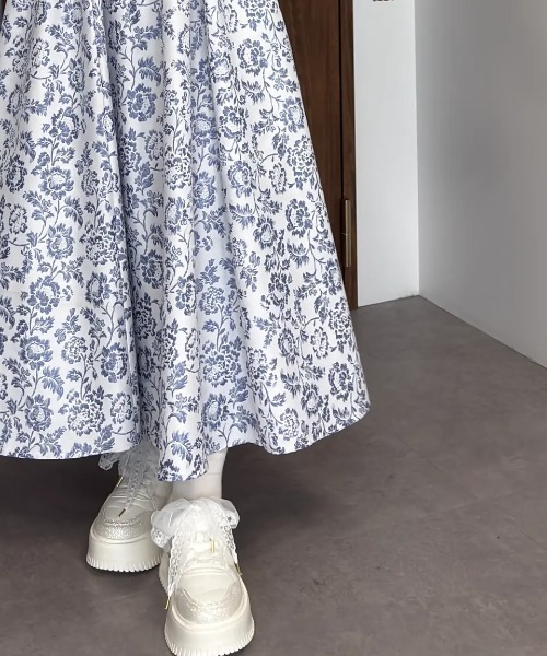 Maison de FLEUR(メゾンドフルール)の「レースリボン厚底スニーカー(スニーカー・レディース・オフホワイト/ライトピンク・L/M)」の17枚目の写真