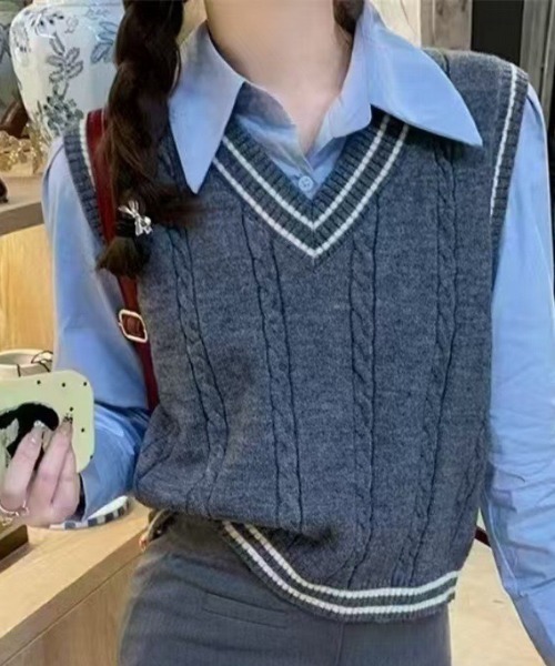 NANEA(ナネア)の「ライン入り チルデンニットベスト(ベスト・レディース・ネイビー/アイボリー/グレー・フリー)」の12枚目の写真
