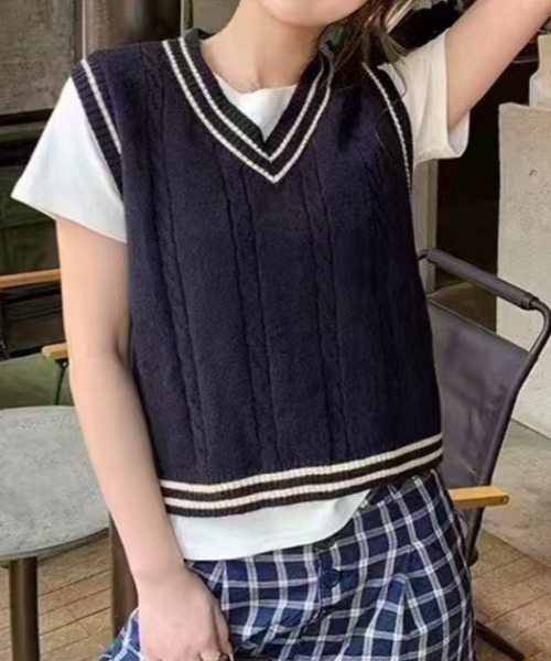 NANEA(ナネア)の「ライン入り チルデンニットベスト(ベスト・レディース・ネイビー/アイボリー/グレー・フリー)」の15枚目の写真