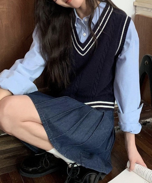 NANEA(ナネア)の「ライン入り チルデンニットベスト(ベスト・レディース・ネイビー/アイボリー/グレー・フリー)」の18枚目の写真